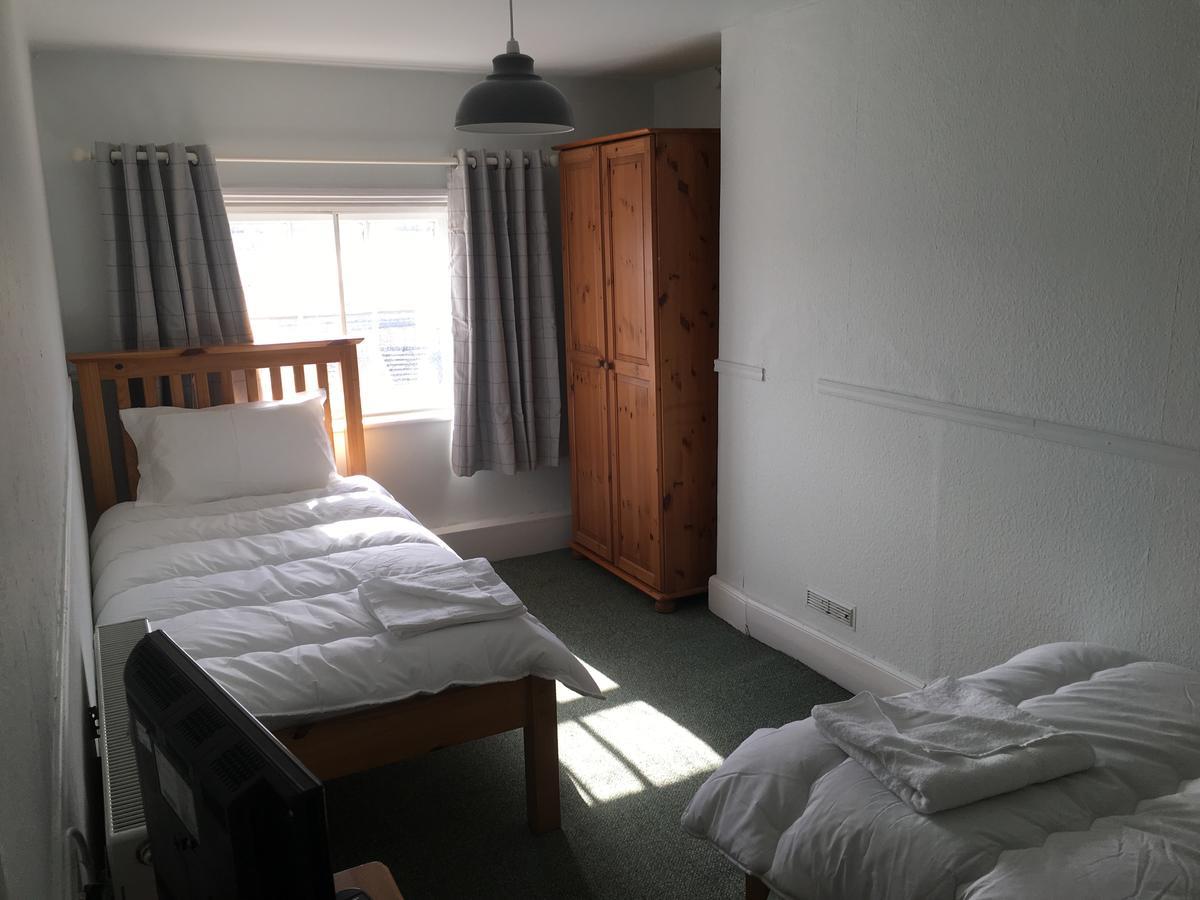 The Cross Keys Hotel Llanymynech Екстер'єр фото
