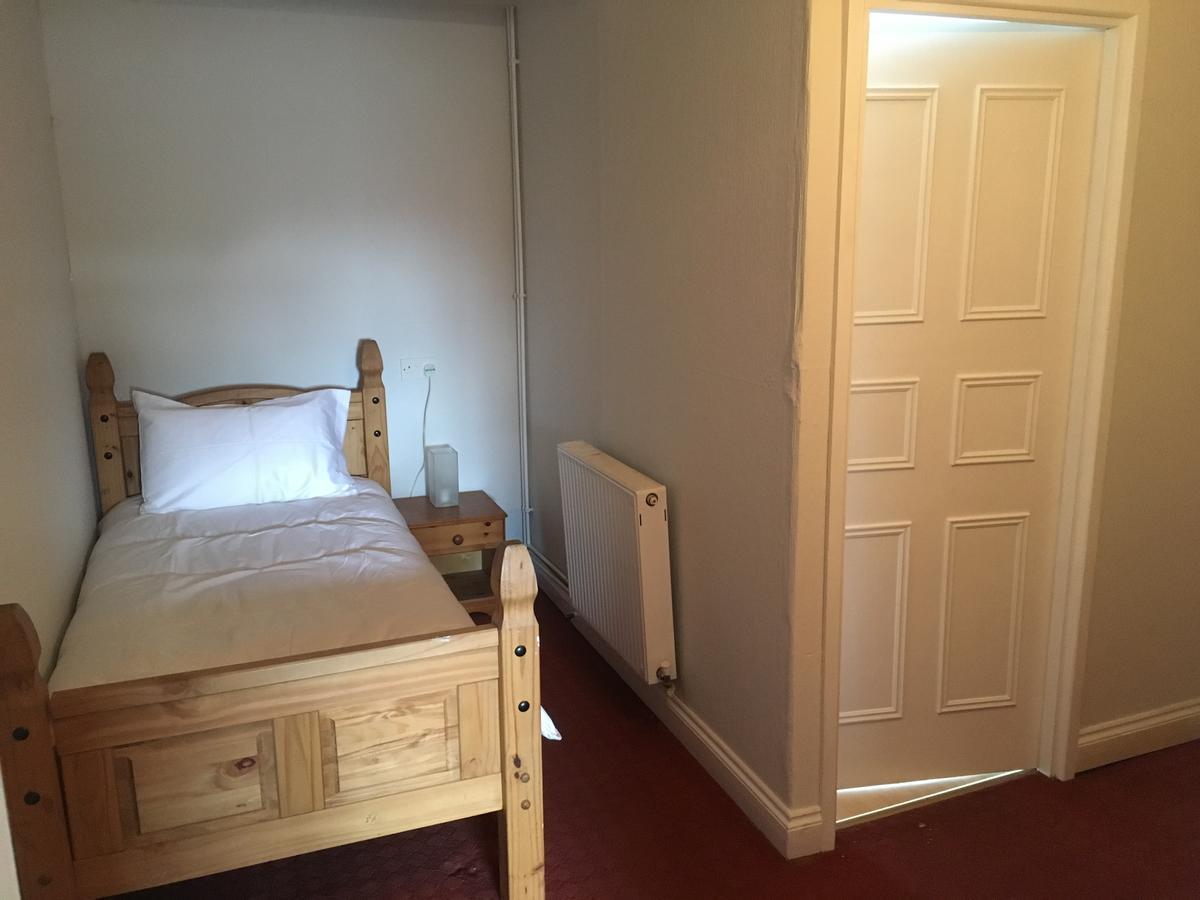 The Cross Keys Hotel Llanymynech Екстер'єр фото
