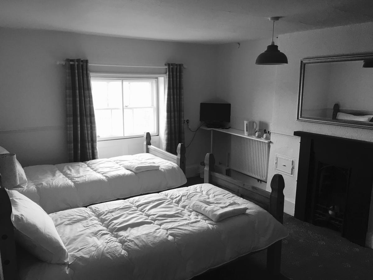 The Cross Keys Hotel Llanymynech Екстер'єр фото