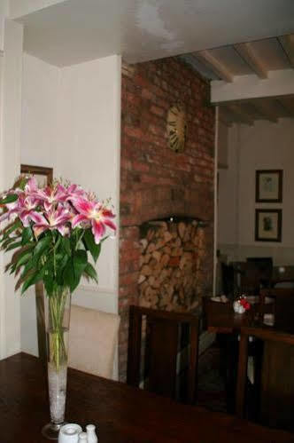 The Cross Keys Hotel Llanymynech Екстер'єр фото